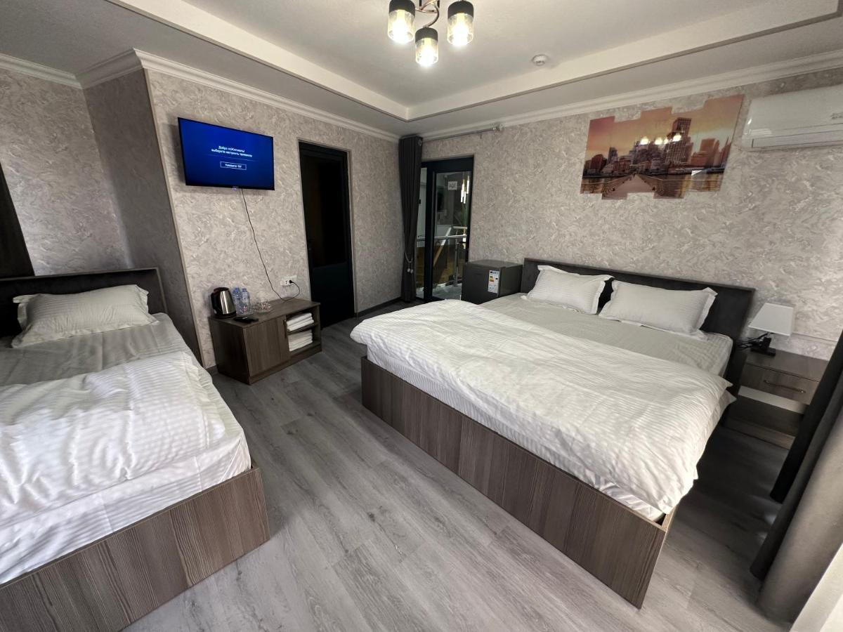 Byond Hotel & Hostel Tachkent Extérieur photo