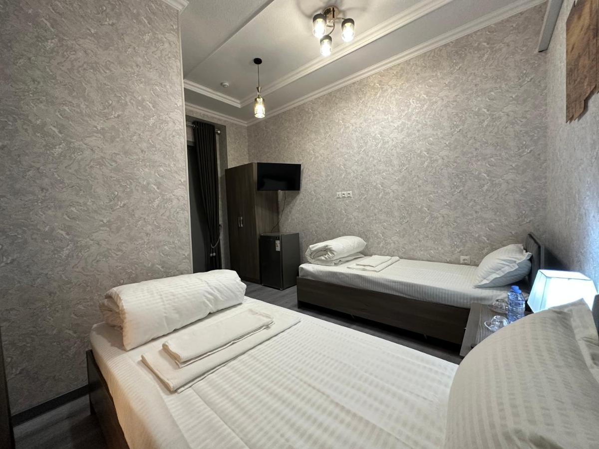 Byond Hotel & Hostel Tachkent Extérieur photo
