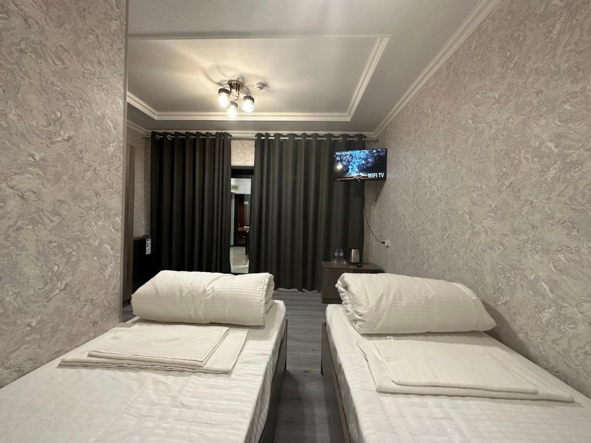 Byond Hotel & Hostel Tachkent Extérieur photo